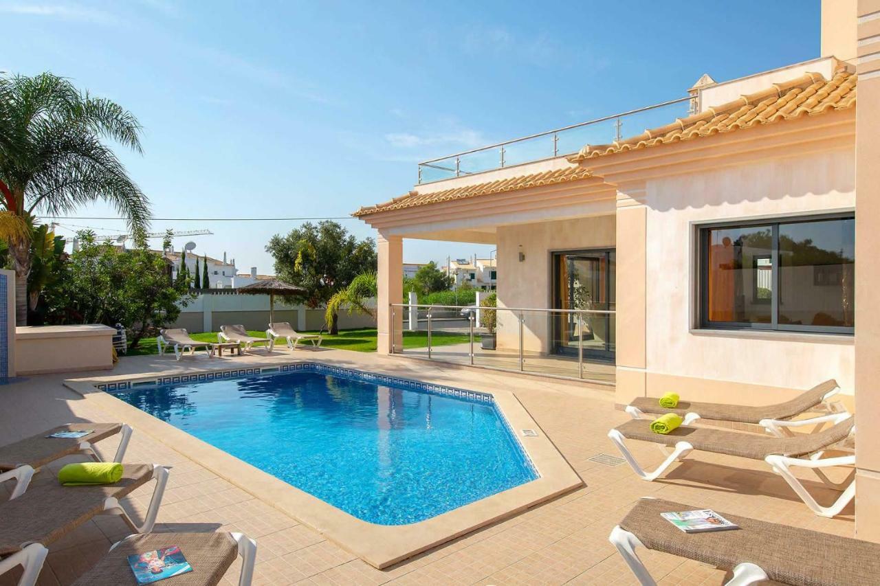 Villa Ruana - 5 Bedrooms On Suite- Free Out Door Hot Jacuzzi - By Bedzy Albufeira Kültér fotó