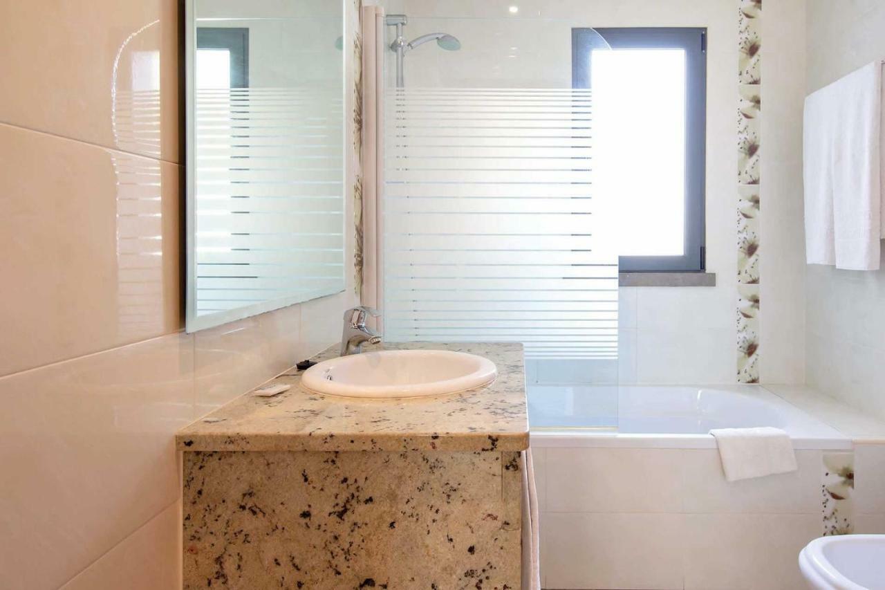Villa Ruana - 5 Bedrooms On Suite- Free Out Door Hot Jacuzzi - By Bedzy Albufeira Kültér fotó
